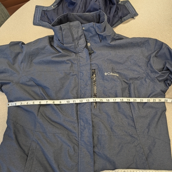 Women's Columbia Winter jacket - Picture 13 of 16